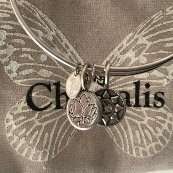 Chrysalis Lotus beacelet - Picture 3 of 4